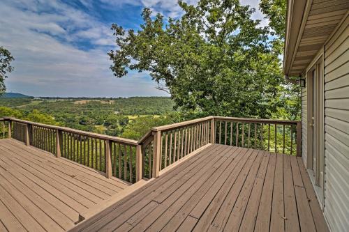 Secluded Flippin Home < 2 Mi to White River!