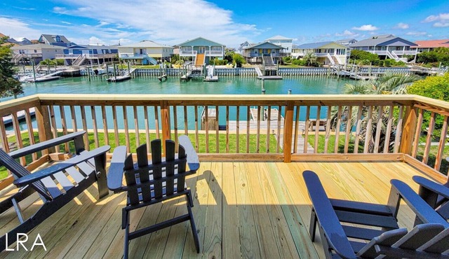 Shiloh - Formerly Margaritaville - Renovated Canal Front Cottage with Dock!