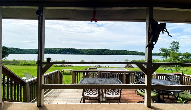 Shore Thing | Walk to Water Lake + Hot Tub