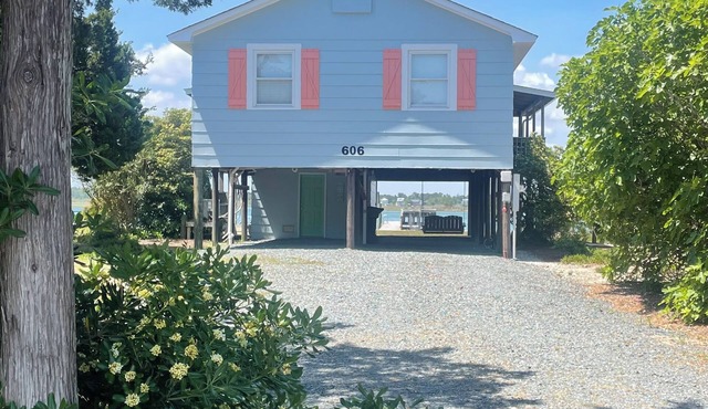 SoundSide Haven, 3 BR, 2 BA Family friendly Cottage with Gorgeous Sunsets