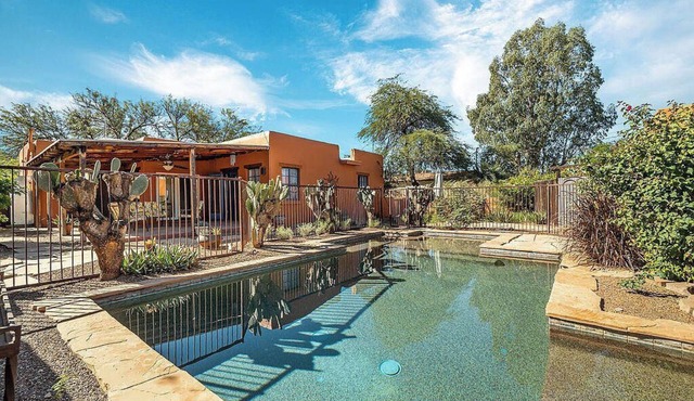 Spacious 3BR/1BA Private Pool Oasis Near UofA
