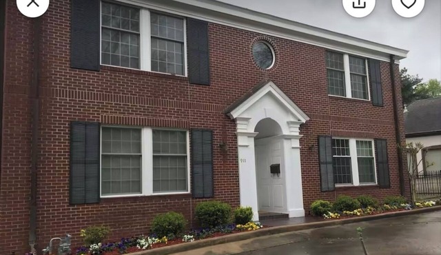 Spacious 4-bedroom townhouse in historical Fort Smith