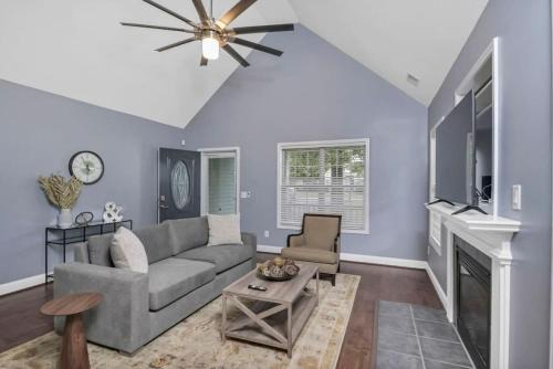 Spacious 4BR with Loft Bedroom