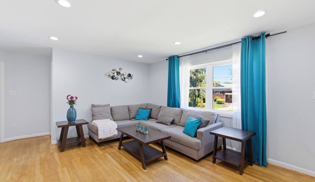 Spacious 5-bedroom house in Silver Spring with AC Near DC & Metro in Silver Spring