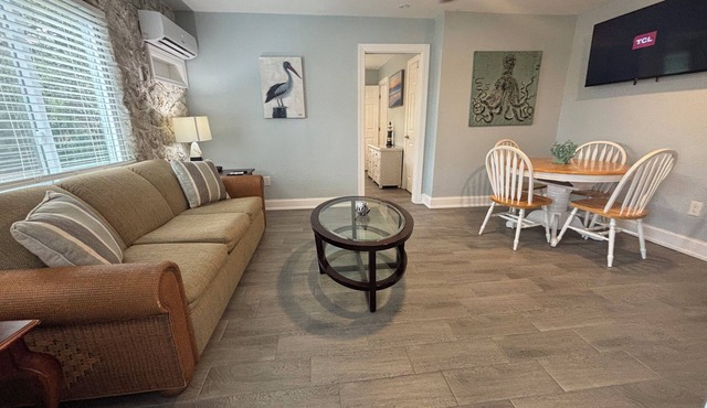 Spacious Cottage 1.5 Mi To Beach Kitchen W&D King Bed Dock On The Imperial River