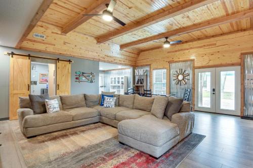 Spacious Ozawkie Home - Near Lake Perry!