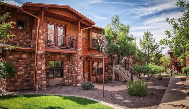 Springdale Sanctuary | 1 Unit | Steps from Cable Mountain Trails