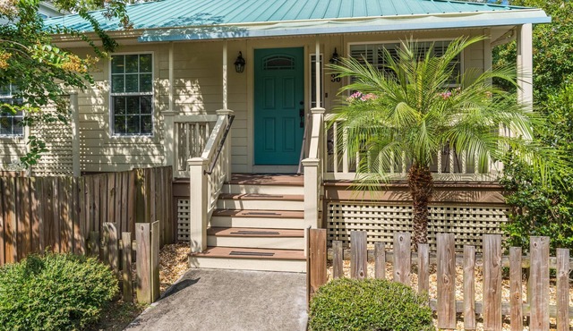 St. Augustine Cottage in Historic Lincolnville - minutes walk to oldest city!