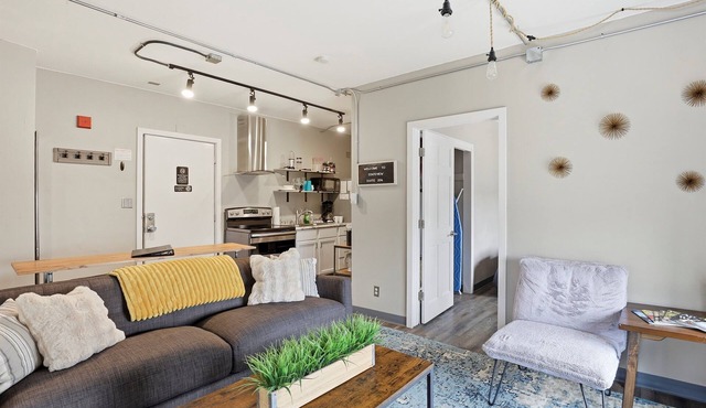 Stateview 204 - 2BR + Free Co-Working Space