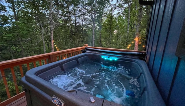 Stepping Stone - Private, Hot Tub, Pet Friendly