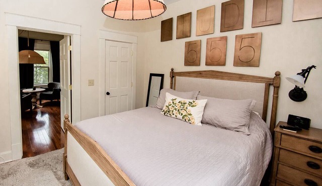 Studio 555 - Designer Two Bedroom Apartment