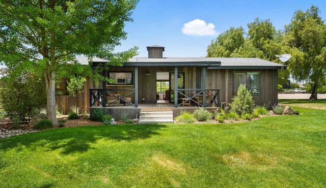 Stunning 3BR Cottage on a 25 acre Farm