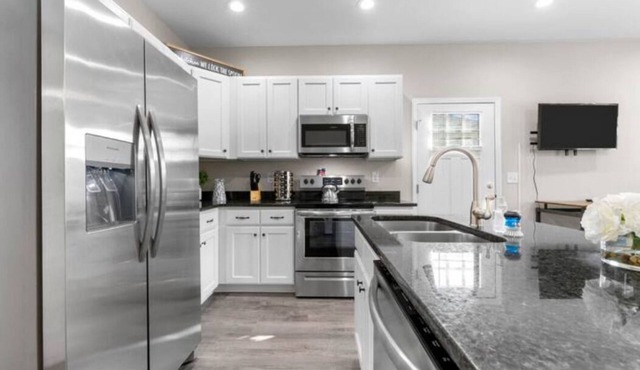 Stylish new home in downtown