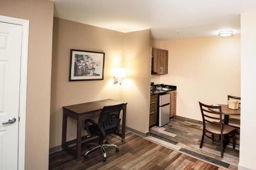 Suburban Studios Charlotte - Ballantyne