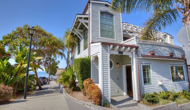 Sunsetter in Avila Beach - 2 min walk to beach, located in Ocean 17