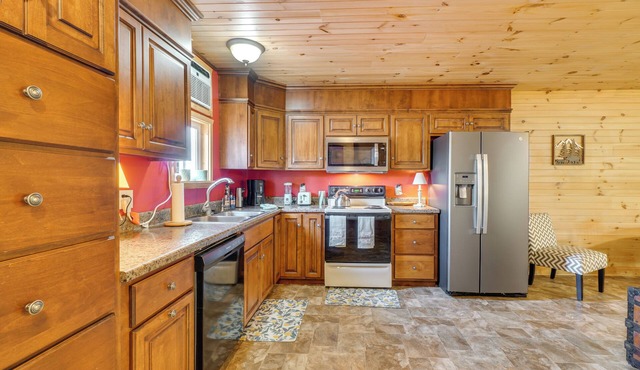Tellico Plains Studio w/ Fire Pit, Deck & Views!