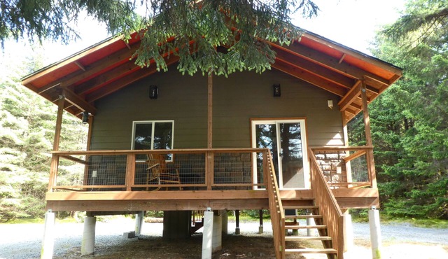 The Den Cottage: Private Cottage in Kodiak at Friends by the Ocean