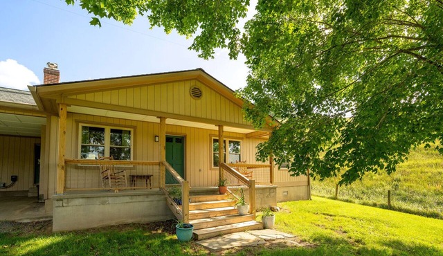 The Sheepfold: Remodeled Ranch Home, Six Stall Horse Barn on Working Farm!