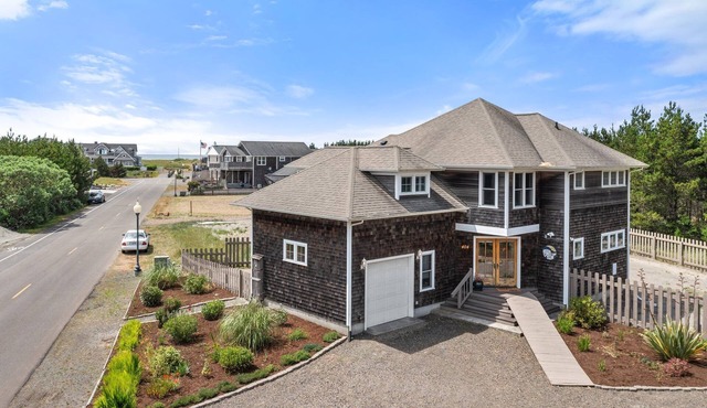 Three minutes from the Pacific, sleeping up to 11, and steeped in Beatles magic, Here Comes the Sun is where the whole family finally nails that big beach weekend. Load the wagon, grab the skim boards and beach chairs and let it be.