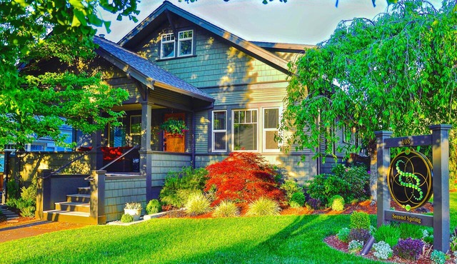 Titania - Second Spring Property 1-3 Bedroom Luxury Rentals In Downtown Ashland