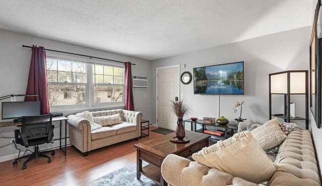 Tranquil 2BR Apt Mpls - 8075 Apt 3