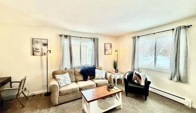 Twice As Nice 2-bedroom Apartment in Cedar Rapids