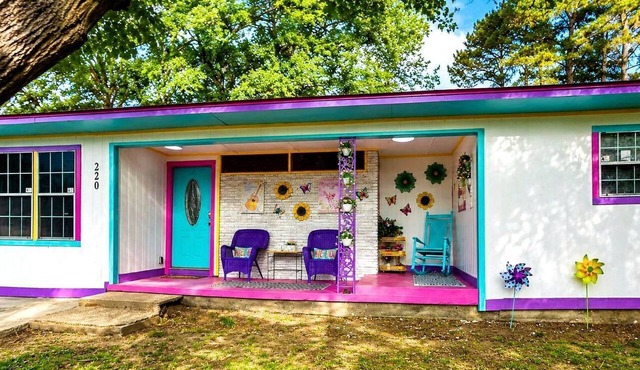 Ultimate Girls’ Getaway House with Hot Tub, Movie Room & Margarita Machine in Lone Star, Texas