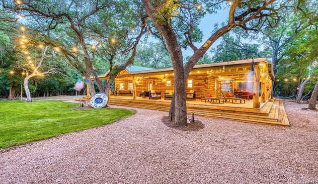 Ultimate Riverfront Retreat! Blanco Family Cabin