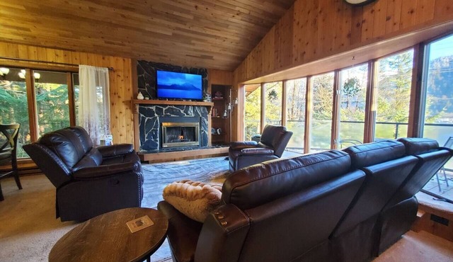 Updated Duplex with Mountain & Filtered Water View