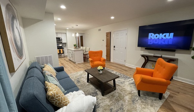 Upscale King Suite—Steps from Mayo Clinic Hospital