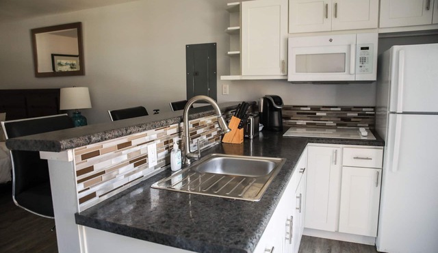 Vance Towers D: 1 BR, 1 BA Condominium in Sitka, Sleeps 2