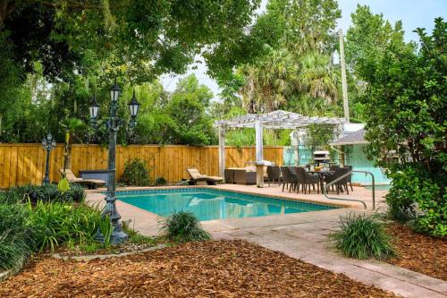 Vernon House - Pool Home in Downtown Ocala