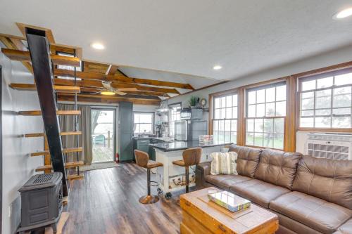 Vickery Cottage on Sandusky Bay w/Fire Pit!