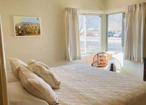 Vintage charm vacation home with modern comforts near Old Town