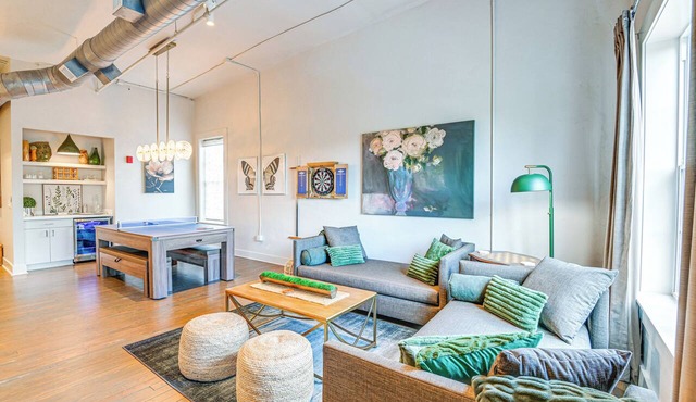 Walk to Vanderbilt: Eclectic Apt in Nashville