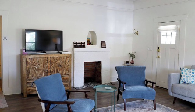 Walkable Historic Downtown Retreat Near Windmill Winery & Outdoor Adventure