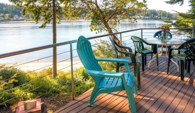 Waterfront Bainbridge Island Home: Stunning Views!