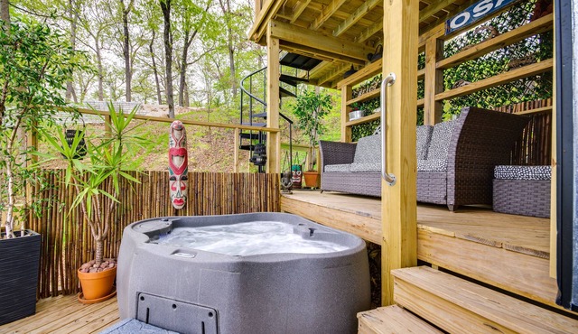Waterfront Ozarks Home w/Hot Tub, Bar & Dock