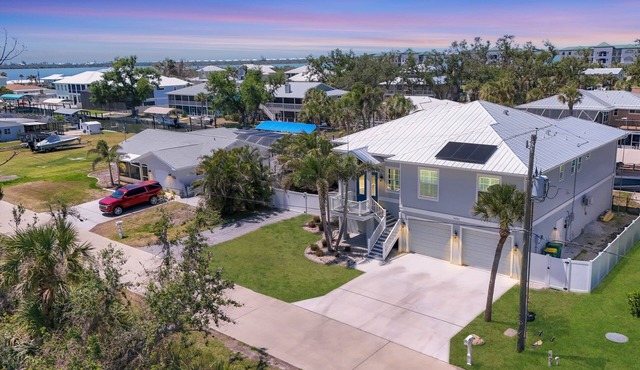 Waterfront Paradise in Englewood, FL – Bring Your Boat and Fishing Rods!