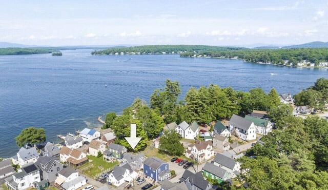 Weirs Beach Getaway | Walk to Lake + Shops | Winni