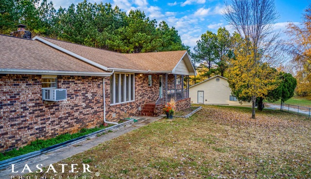 Whispering Pines Retreat Minutes to the Buffalo National River!