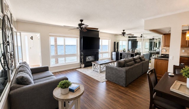Wide-Open Charlotte Harbor Views - Waterfront 2BR - Dock, Pool, Sunsets