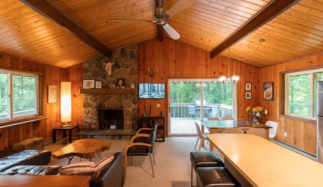 Windham Immaculate Ski Chalet w/ Secluded Fire Pit Available 25/26 Ski Season! in Windham