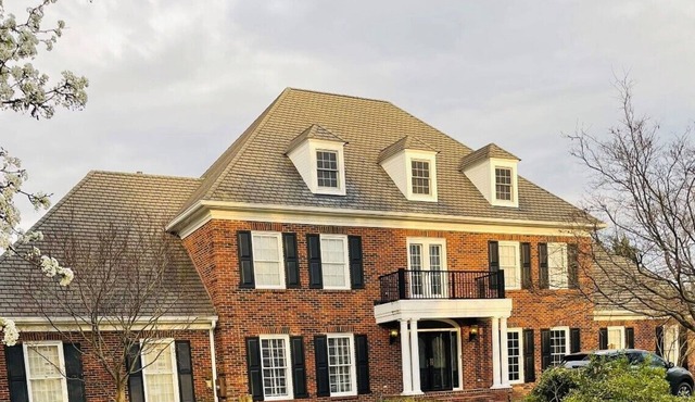 Winner's Circle Derby Mansion
