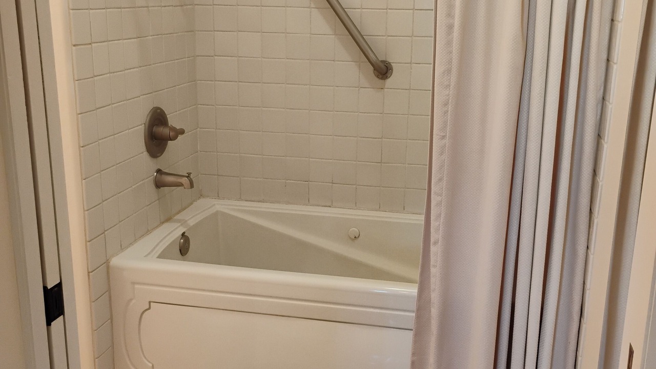 Photo of Bathroom in Richland Heights East