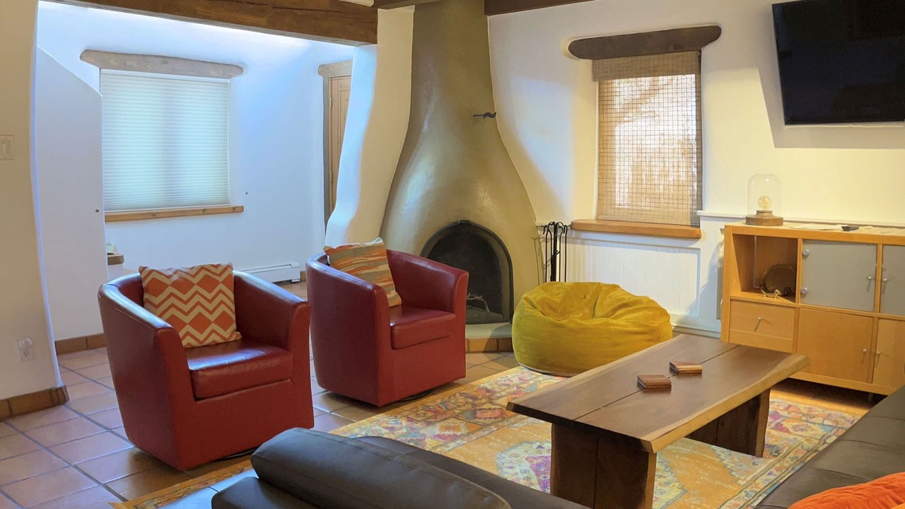 Photo of Livingroom in South Capitol