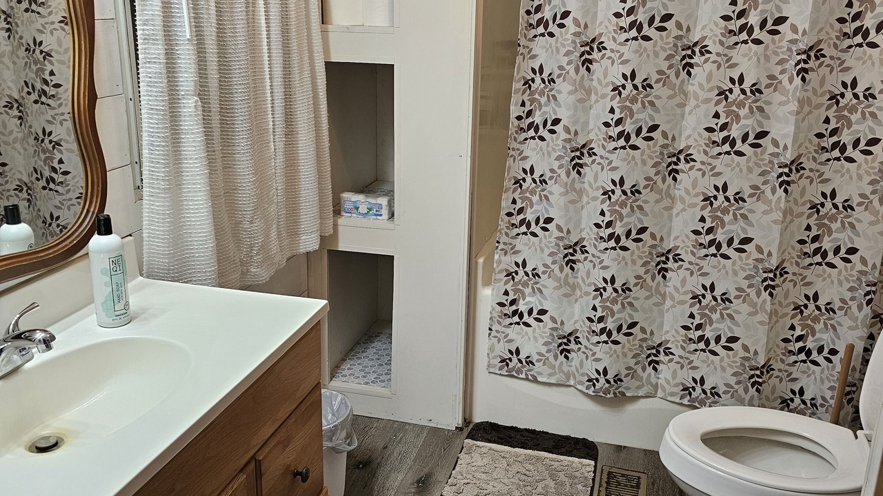 Photo of Bathroom in Madisonville